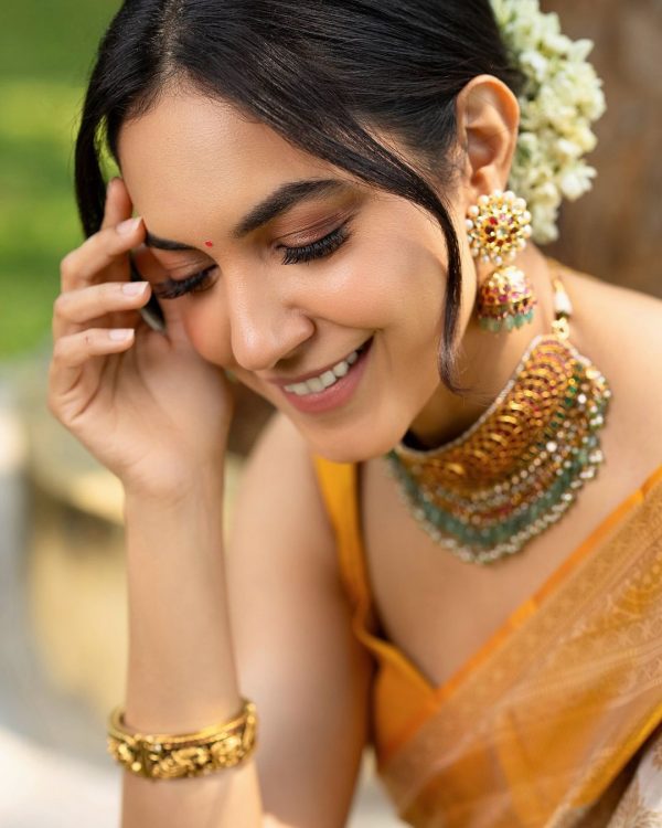 KP 5068 Golden Color Soft Lichi Silk Cloth Beautiful Rich Pallu Saree Casual, Party, Wedding, Festive, Events Etc.  Expected Delivery  4-6 Working Days @1449/ | Sarees, Bollywood Sarees, Creative Sarees, Designer Sarees, Embroidered Sarees, Ethnic Saree, Modern Digital sarees, Party Wear Sarees