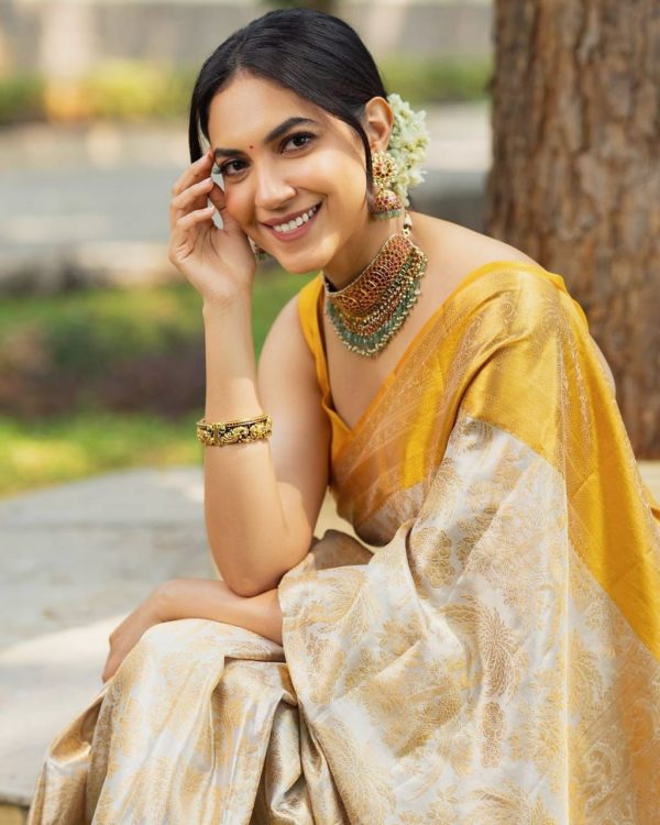 KP 5068 Golden Color Soft Lichi Silk Cloth Beautiful Rich Pallu Saree Casual, Party, Wedding, Festive, Events Etc.  Expected Delivery  4-6 Working Days @1449/ | Sarees, Bollywood Sarees, Creative Sarees, Designer Sarees, Embroidered Sarees, Ethnic Saree, Modern Digital sarees, Party Wear Sarees