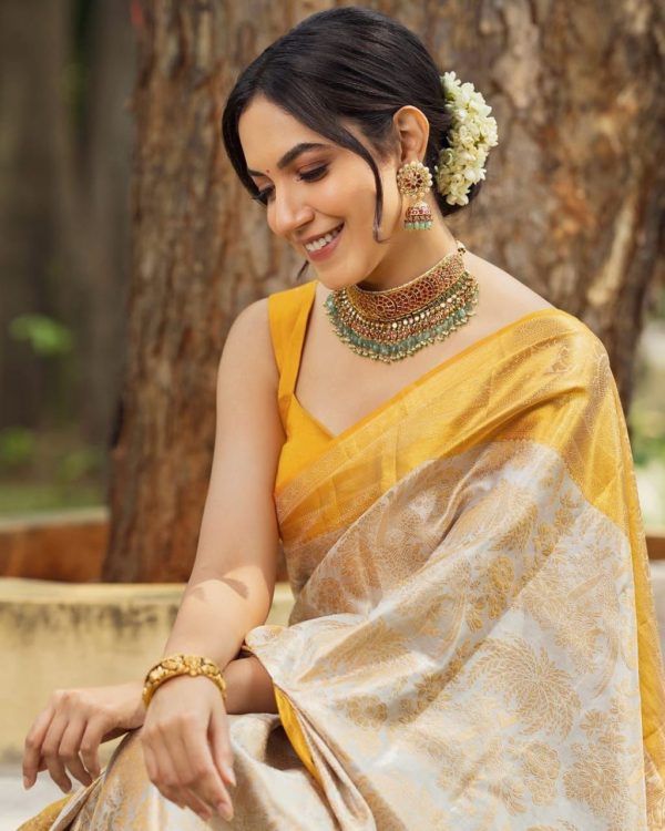 KP 5068 Golden Color Soft Lichi Silk Cloth Beautiful Rich Pallu Saree Casual, Party, Wedding, Festive, Events Etc.  Expected Delivery  4-6 Working Days @1449/ | Sarees, Bollywood Sarees, Creative Sarees, Designer Sarees, Embroidered Sarees, Ethnic Saree, Modern Digital sarees, Party Wear Sarees