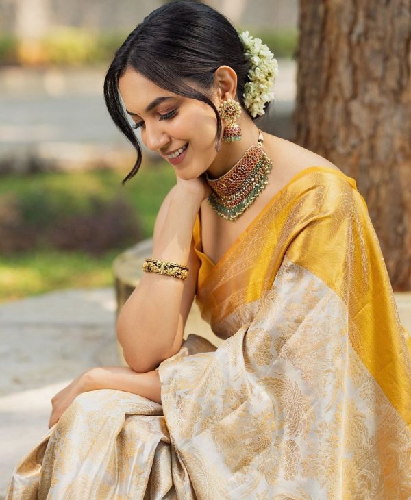 KP 5068 Golden Color Soft Lichi Silk Cloth Beautiful Rich Pallu Saree Casual, Party, Wedding, Festive, Events Etc.  Expected Delivery  4-6 Working Days @1449/ | Sarees, Bollywood Sarees, Creative Sarees, Designer Sarees, Embroidered Sarees, Ethnic Saree, Modern Digital sarees, Party Wear Sarees
