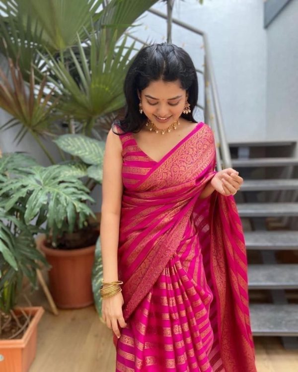 Pink Soft Silk Jacquard Work On All Over Saree - Image 4