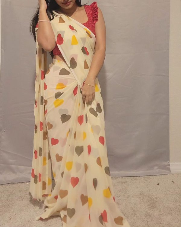 Half White Soft Georgette Silk Digital Print Heart Design Saree - Image 4