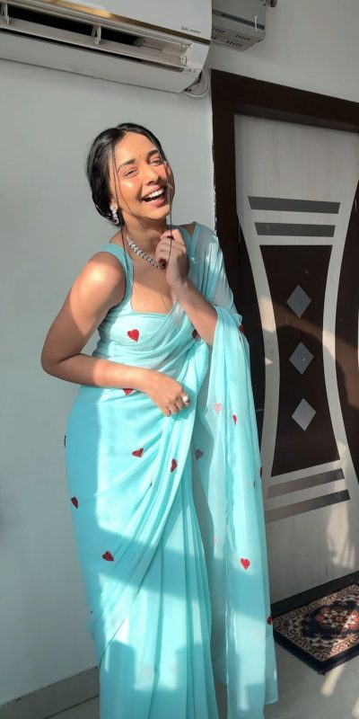 SC 221 Sky Blue Color Georgette silk with embroidery red color heart design Saree Wedding, Festive, Events . Expected Delivery 4-6 Working Days @1549/- only | Sarees, Bollywood Sarees, Creative Sarees, Designer Sarees, Embroidered Sarees, Ethnic Saree, Modern Digital sarees, Party Wear Sarees