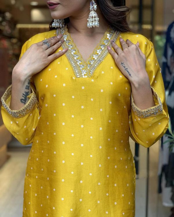 Yellow Chinon Silk Wide Digital Print Coding Work Lace Salwar Suit - Image 2