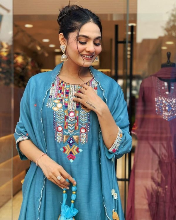 Blue Chanderi Silk With Mirror Work Embroidery Salwar Suit - Image 3