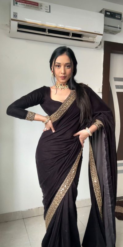 SC 233 Black Velvet Color Pure 9000 Velvet With Embroidery Lace Border Saree Casual, Wedding, Festive, Events . Expected Delivery 4-6 Working Days @1999/- | Sarees, Bollywood Sarees, Creative Sarees, Designer Sarees, Embroidered Sarees, Ethnic Saree, Modern Digital sarees, Party Wear Sarees