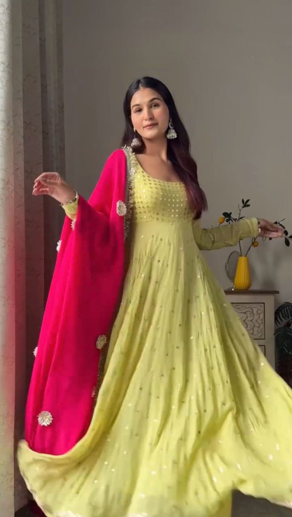 Pista Foix Georgette Thread With Sequence Salwar Suit - Image 2