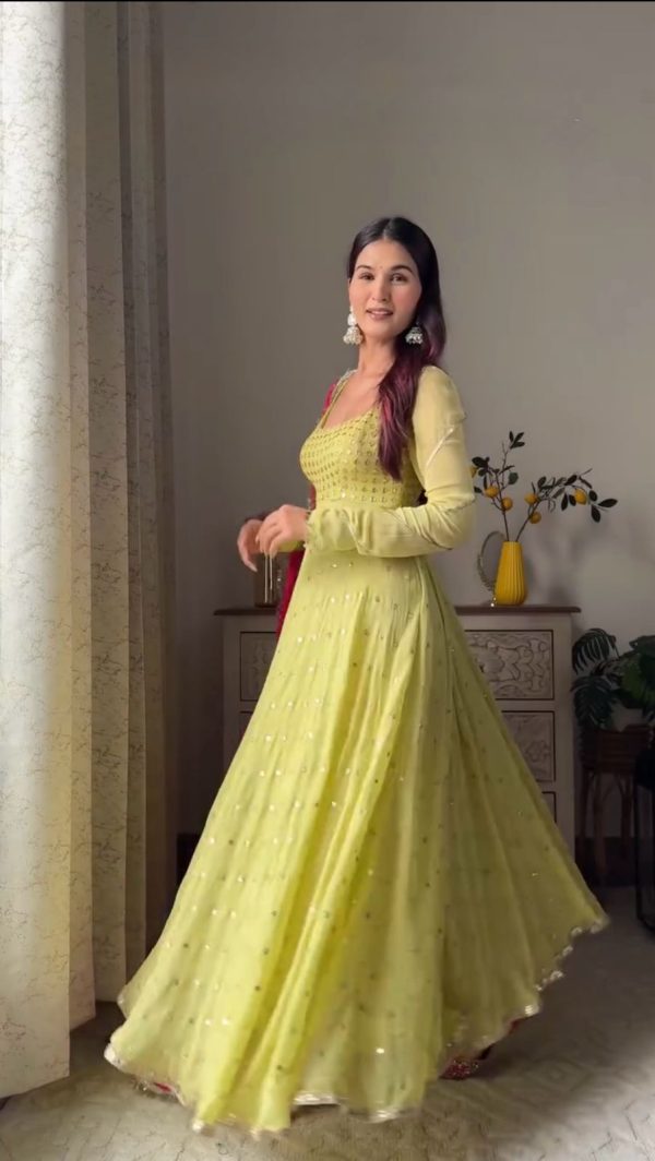 Pista Foix Georgette Thread With Sequence Salwar Suit - Image 5