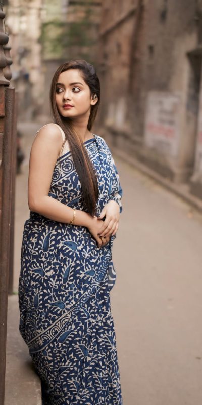 SC 404 Blue Color Soft Linen Silk Digital Print Saree Casual, Wedding, Festive, Events . Expected Delivery 4-6 Working Days @1599/- only | Sarees, Bollywood Sarees, Creative Sarees, Designer Sarees, Embroidered Sarees, Ethnic Saree, Modern Digital sarees, Party Wear Sarees