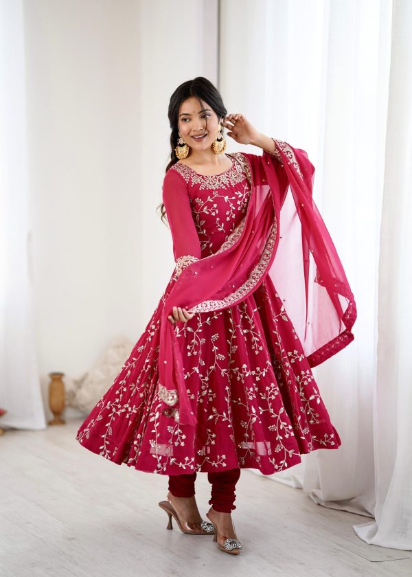 SRK 5299 Red Faux Georgette With Sequence Work Perfect for Wedding, Party, Lohri, Temple Visit, Ganesh Chaturthi Festive, Events, 4-6 Working Days At 2149 | Gowns, Bollywood Gowns, Creative Gowns, Designer Gowns, Embroidered Gowns, Party Wear Gowns