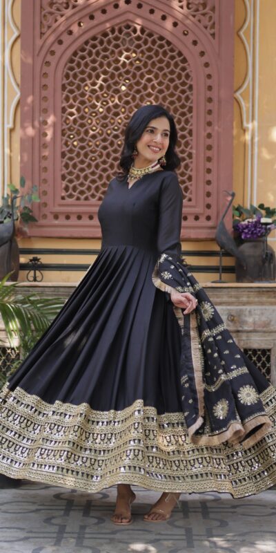 KA 1139 Black Star Georgette Gown Perfect for Wedding, Party, Onam, Mehendi, Traditional Day – . Affordable Price ₹3149. Delivery 4-6 Working Days. | Gowns, Bollywood Gowns, Creative Gowns, Designer Gowns, Embroidered Gowns, Party Wear Gowns