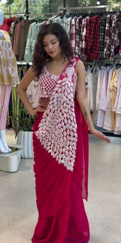 ST 1165 Pink Faux Georgette Saree with Embroidery Work & Sequins Work. Now at just ₹1799. Delivery 4-6 Working Days. Shop now. | Sarees, Bollywood Sarees, Creative Sarees, Designer Sarees, Embroidered Sarees, Ethnic Saree, Modern Digital sarees, Party Wear Sarees