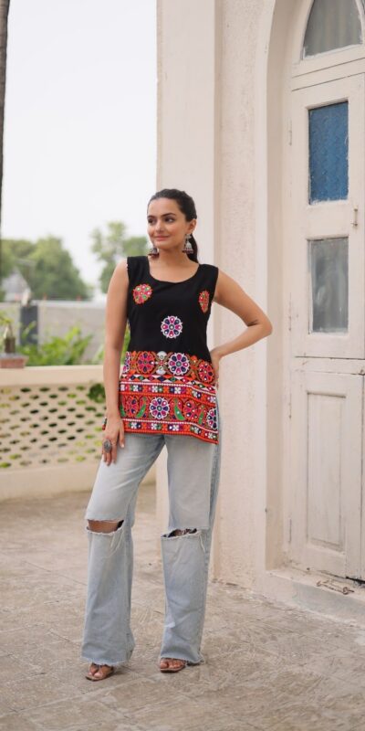 KA 1196 Black Georgette Kurti with Gamthi Work.Wedding, Party, Festive, Events, Exclusive Offer ₹1469. Delivery 4-6 Working Days. Shop now. | Kurti, Bollywood Kurti, Creative Kurtis, Designer Kurti, Party Wear Kurti, Selfie Kurti