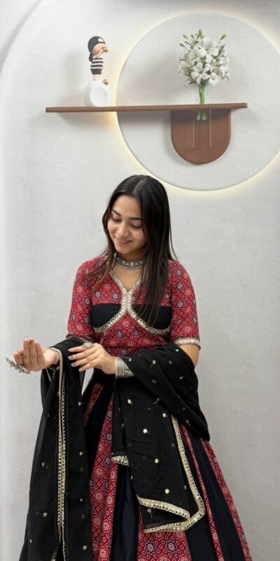 Ram 198 Black in Pure Cotton Mirror Work & Gamthi Work Lehenga Choli . Exclusive Offer ₹3149. Delivery 4-6 Working Days. Shop now. | Lehenga, Bollywood Lehenga, Creative Lehenga, Designer Lehenga, Embroidered Lehenga, Party Wear Lehenga