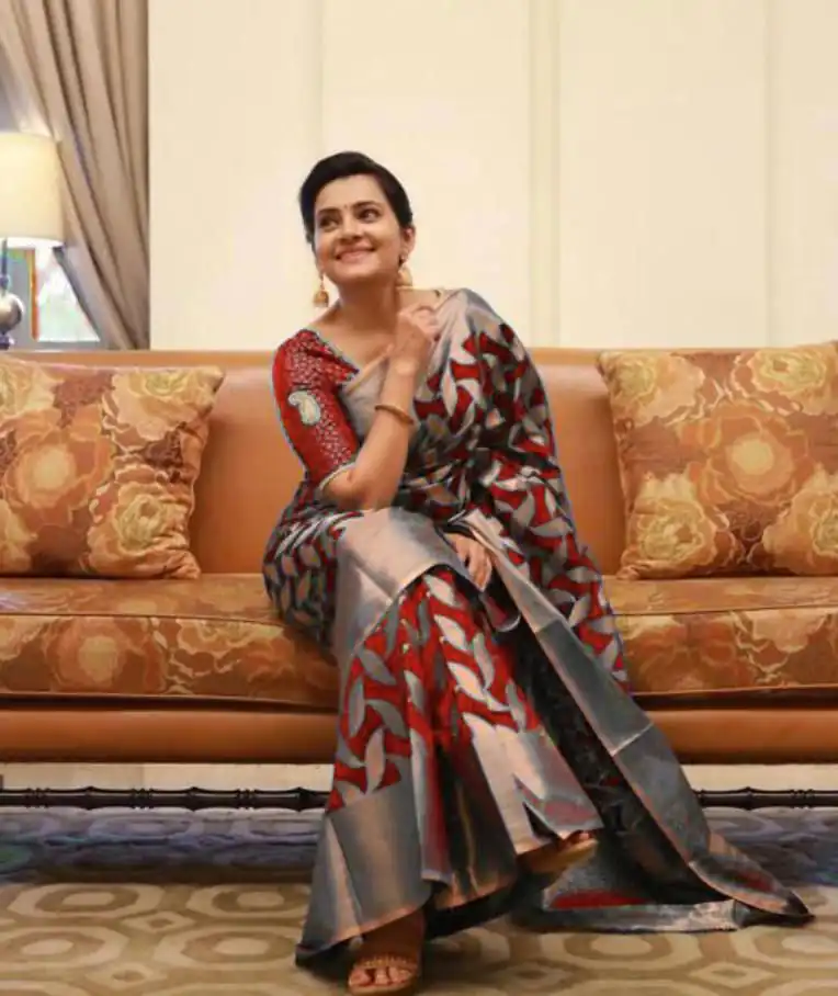 KP 4057 Red Color Soft Lichi Silk Jacquard On All Over Saree Casual, Party Wear, Wedding, Events Etc. Expected Delivery 4-6 Working Days @1349/- | Sarees, Bollywood Sarees, Creative Sarees, Designer Sarees, Embroidered Sarees, Ethnic Saree, Modern Digital sarees, Party Wear Sarees