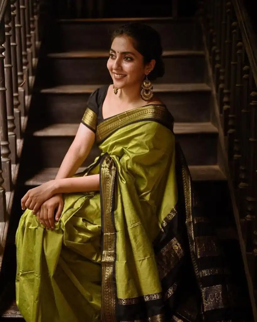 KP 5004 Mehndi Green Color Soft Lichi Silk Jacquard On All Over Saree Casual, Party Wear, Wedding, Events Etc. Expected Delivery 4-6 Working Days @1449/- | Sarees, Bollywood Sarees, Creative Sarees, Designer Sarees, Embroidered Sarees, Ethnic Saree, Modern Digital sarees, Party Wear Sarees