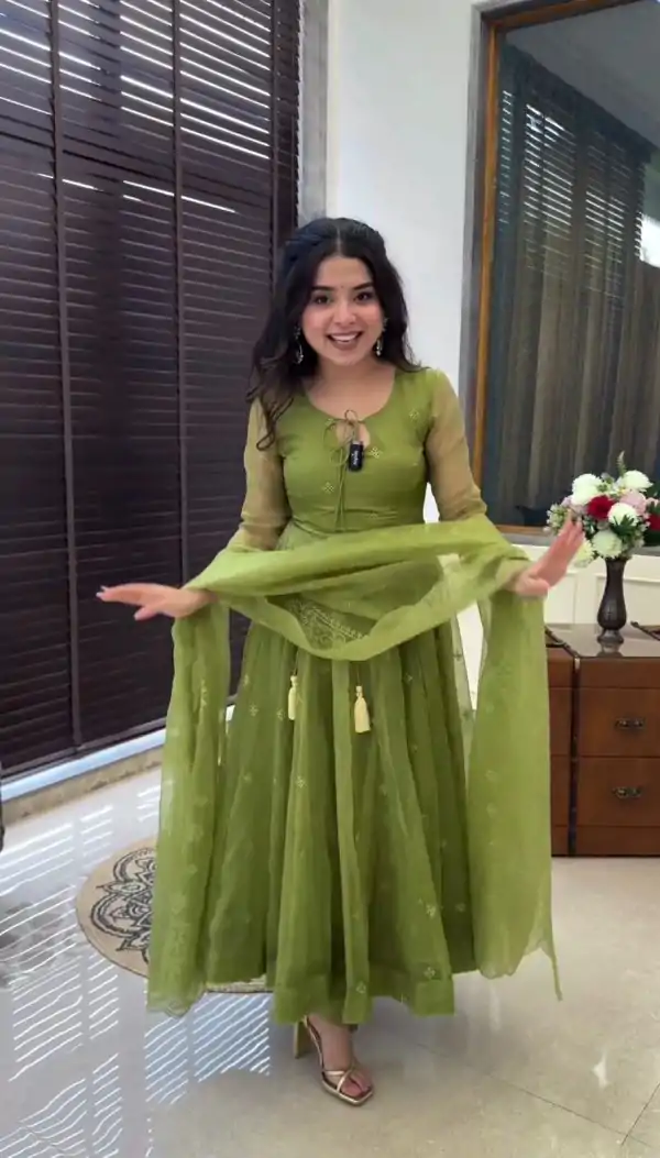 Aglow Green Color Georgette Embroidery Work Salwar Suit