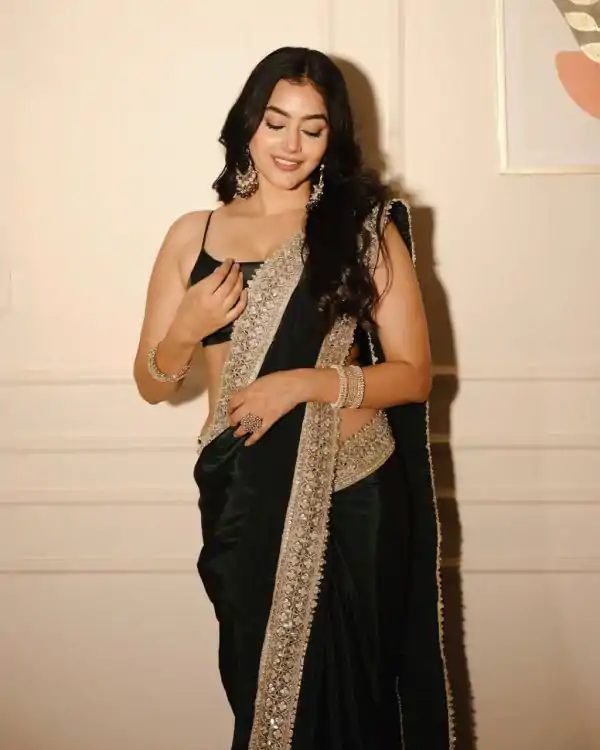 Black VI Chitra Silk Embroidery Sequence Lace Border Saree - Image 3