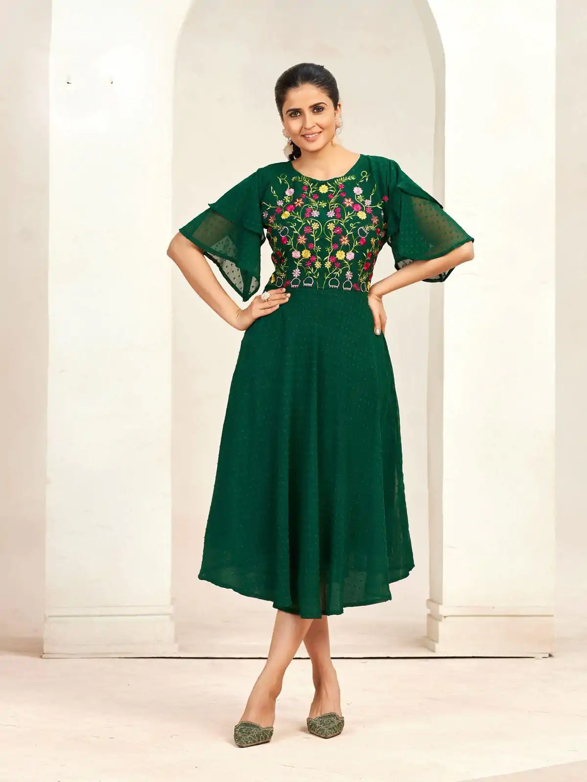 INLI Sensations Green Color Georgette Butti Embroidery Thread Work Gown , Wedding, Party, Festive, Events Etc. Expected Delivery 4-6 Working Days @1549/ | Gowns, Bollywood Gowns, Creative Gowns, Designer Gowns, Embroidered Gowns, Party Wear Gowns