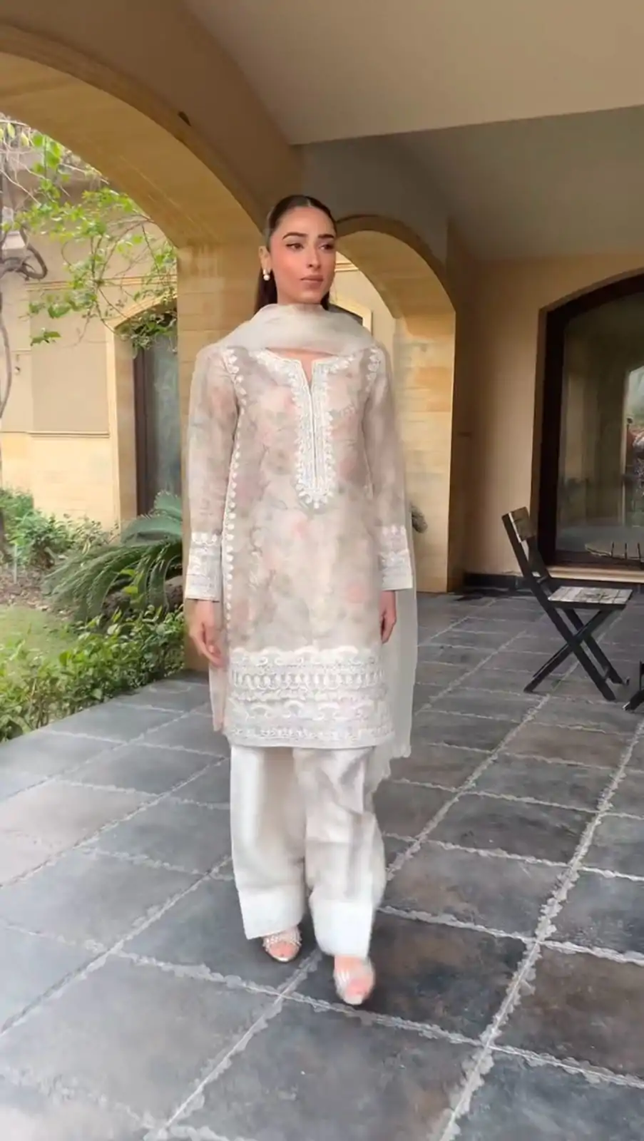 LG 1932 White Color Tobi Organza Printed With Embroidery Salwar Suit Casual, Wedding, Festive, Events . Expected Delivery  4-6 Working Days @2049/- only      | Jump Suits, Salwar suit, Casual Suits, Creative suits, Designer Suits, Palazzo Suits, Party Wear Suits, Patiala Suits, Straight Suits