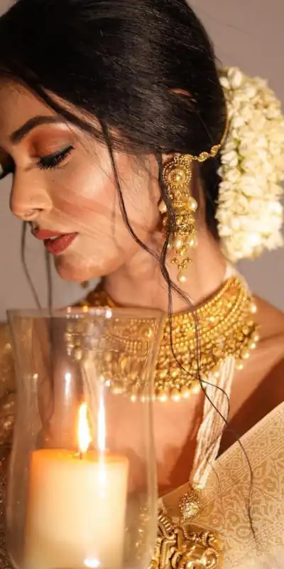 KP 3088 Off White Designer Work in Soft Lichi Silk Jacquard Work Saree at just ₹1399. Delivery 4-6 Working Days. Shop now. | Sarees, Bollywood Sarees, Creative Sarees, Designer Sarees, Embroidered Sarees, Ethnic Saree, Modern Digital sarees, Party Wear Sarees