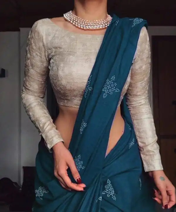 Firozi Natural Silk With Thread Embroidery Saree - Image 2