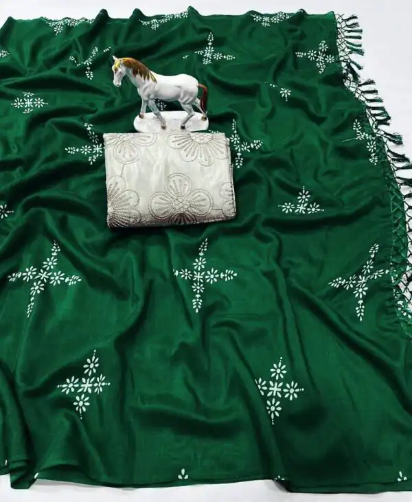 Green Natural Silk With Thread Embroidery Saree - Image 3