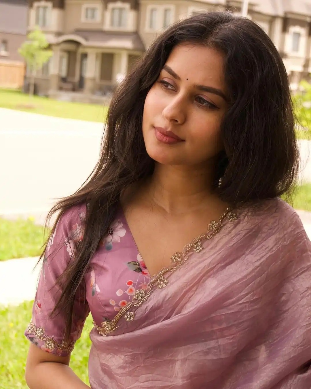 AC Gold Crush Lavender Gold Crush with Lace Border & Lace Work Saree . Festive Deal ₹2599. Delivery 4-6 Working Days. Shop now. | Sarees, Bollywood Sarees, Creative Sarees, Designer Sarees, Embroidered Sarees, Ethnic Saree, Modern Digital sarees, Party Wear Sarees