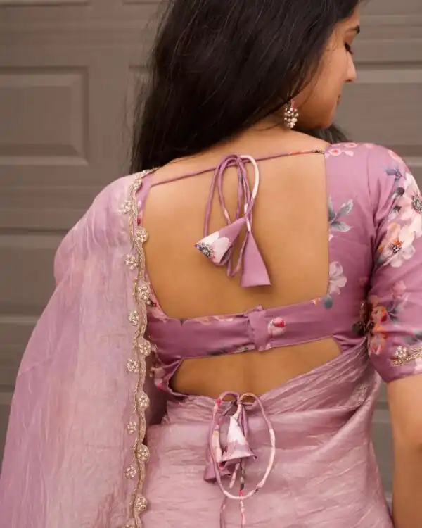 Lavender Gold Crush Lace Border Work Saree - Image 3