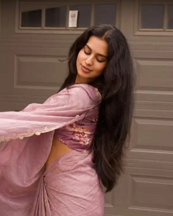 Lavender Gold Crush Lace Border Work Saree - Image 2