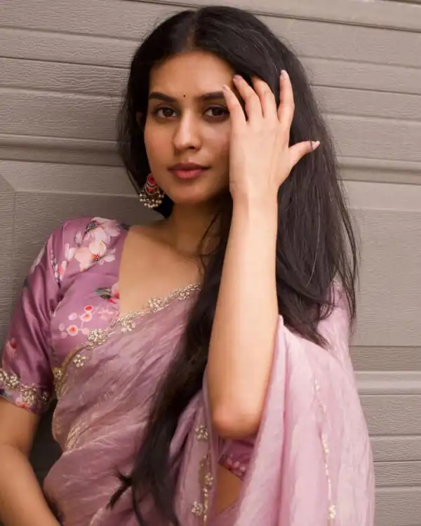 Lavender Gold Crush Lace Border Work Saree - Image 10