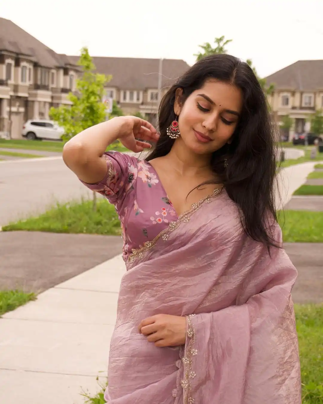 AC Gold Crush Lavender Gold Crush with Lace Border & Lace Work Saree . Festive Deal ₹2599. Delivery 4-6 Working Days. Shop now. | Sarees, Bollywood Sarees, Creative Sarees, Designer Sarees, Embroidered Sarees, Ethnic Saree, Modern Digital sarees, Party Wear Sarees