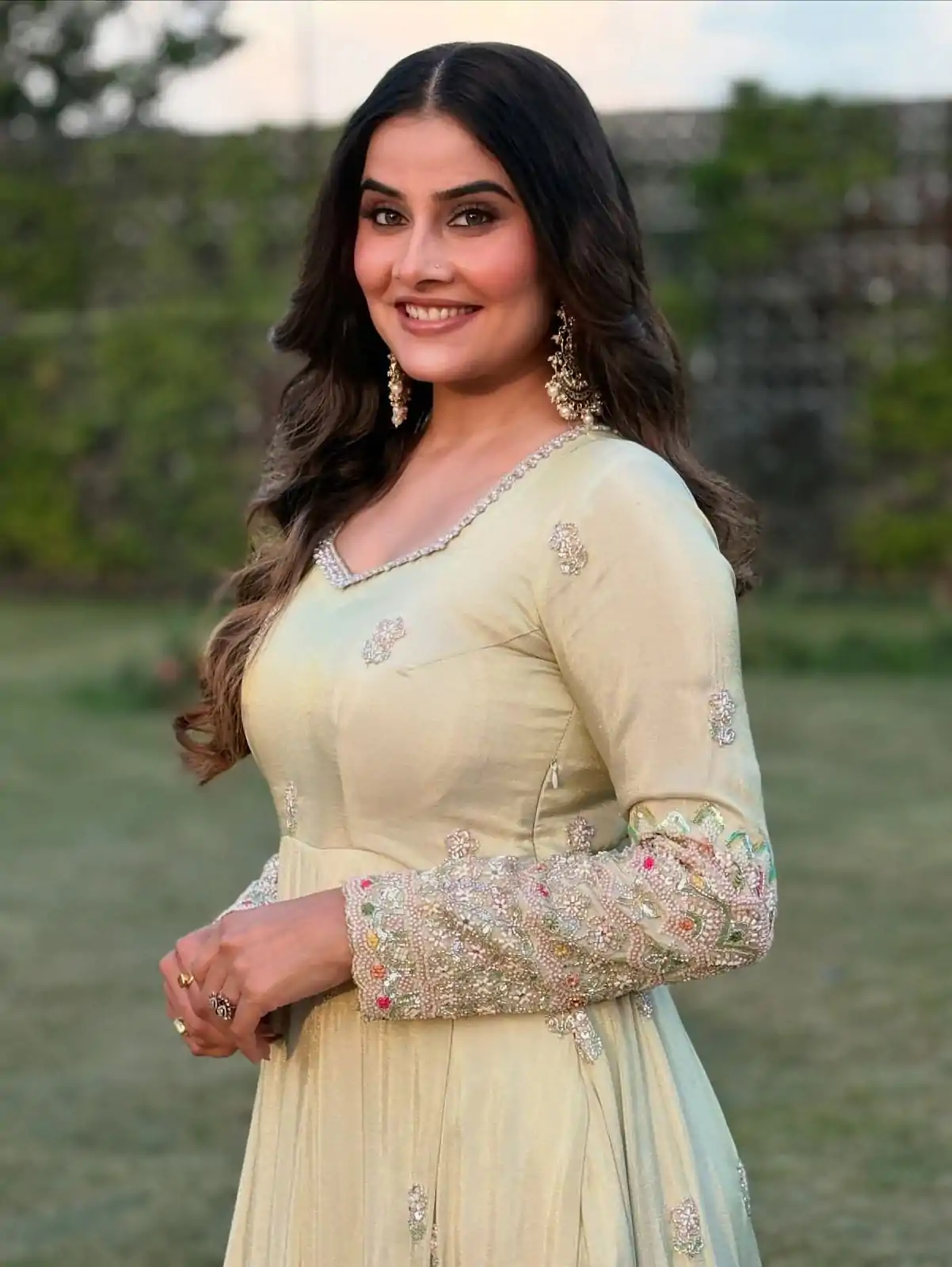 SSR 528 Off White Heavy Georgette With Heavy Embroidery Sequence Work Gown with Embroidery Work. Best Price ₹2399. Delivery 4-6 Working Days. | Gowns, Bollywood Gowns, Creative Gowns, Designer Gowns, Embroidered Gowns, Party Wear Gowns