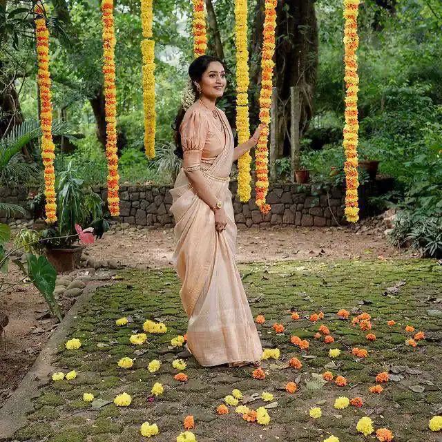 KP 4040 Off White Soft Lichi Silk Saree Perfect for Wedding, Party, Ethnic Day, Raksha Bandhan, Temple Visit Exclusive Offer ₹1299. Delivery 4-6 Working D | Sarees, Bollywood Sarees, Creative Sarees, Designer Sarees, Embroidered Sarees, Ethnic Saree, Modern Digital sarees, Party Wear Sarees