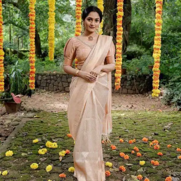 KP 4040 Off White Soft Lichi Silk Saree Perfect for Wedding, Party, Ethnic Day, Raksha Bandhan, Temple Visit Exclusive Offer ₹1299. Delivery 4-6 Working D | Sarees, Bollywood Sarees, Creative Sarees, Designer Sarees, Embroidered Sarees, Ethnic Saree, Modern Digital sarees, Party Wear Sarees