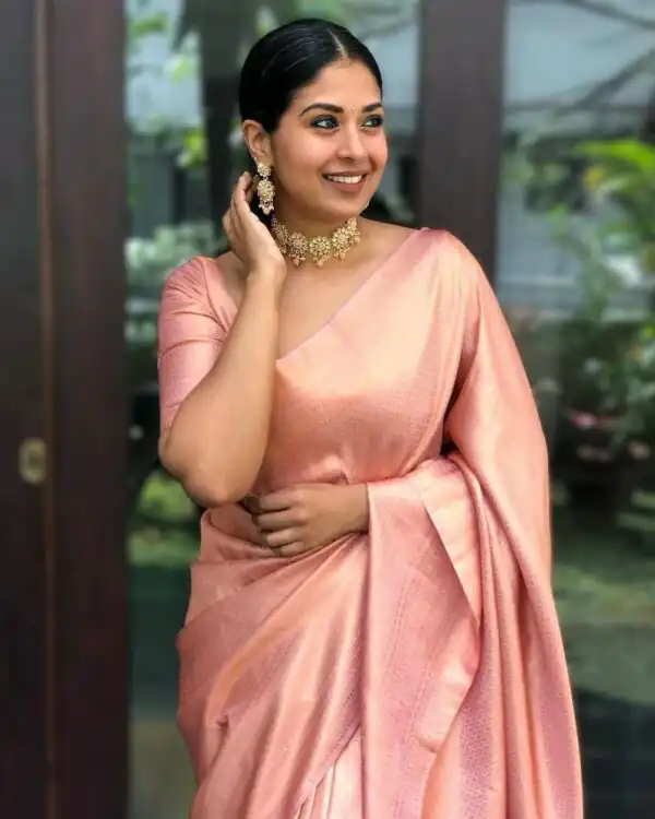 Peach Soft Lichi Silk Lace Work Border Saree - Image 2
