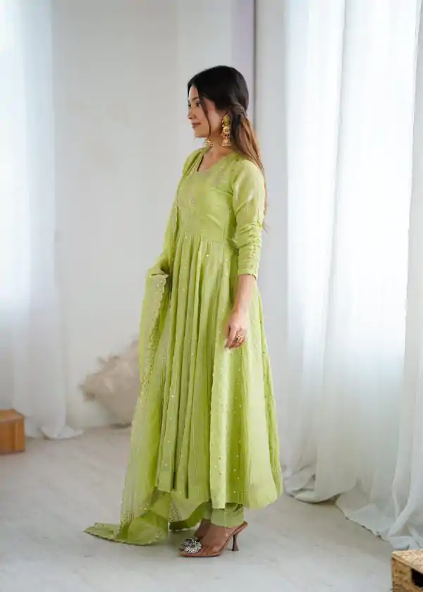 SRK 5293 Pista With Crunchy Silk With Fully Flair with Lace Work & Embroidery Work Anarkali Gown . Introductory Price ₹2149. Delivery 4-6 Worki | Gowns, Bollywood Gowns, Creative Gowns, Designer Gowns, Embroidered Gowns, Party Wear Gowns