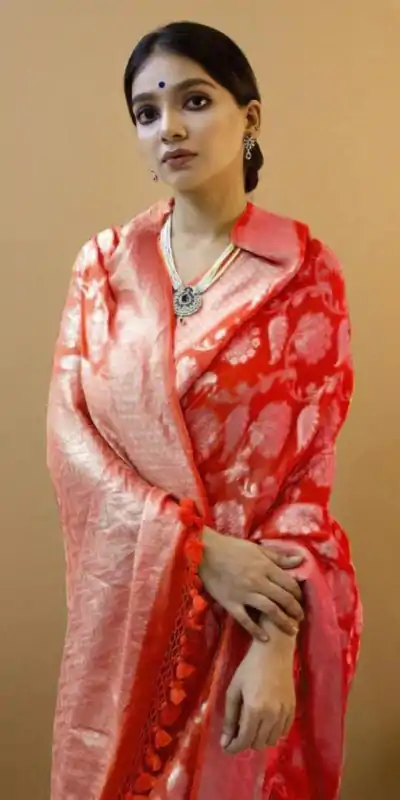 KP 1073 Red Soft Lichi Silk Saree Perfect for Wedding, Party, Sangeet, Ethnic Day, Festival Celebrations Get it for ₹1399. Delivery 4-6 Working Da | Sarees, Bollywood Sarees, Creative Sarees, Designer Sarees, Embroidered Sarees, Ethnic Saree, Modern Digital sarees, Party Wear Sarees
