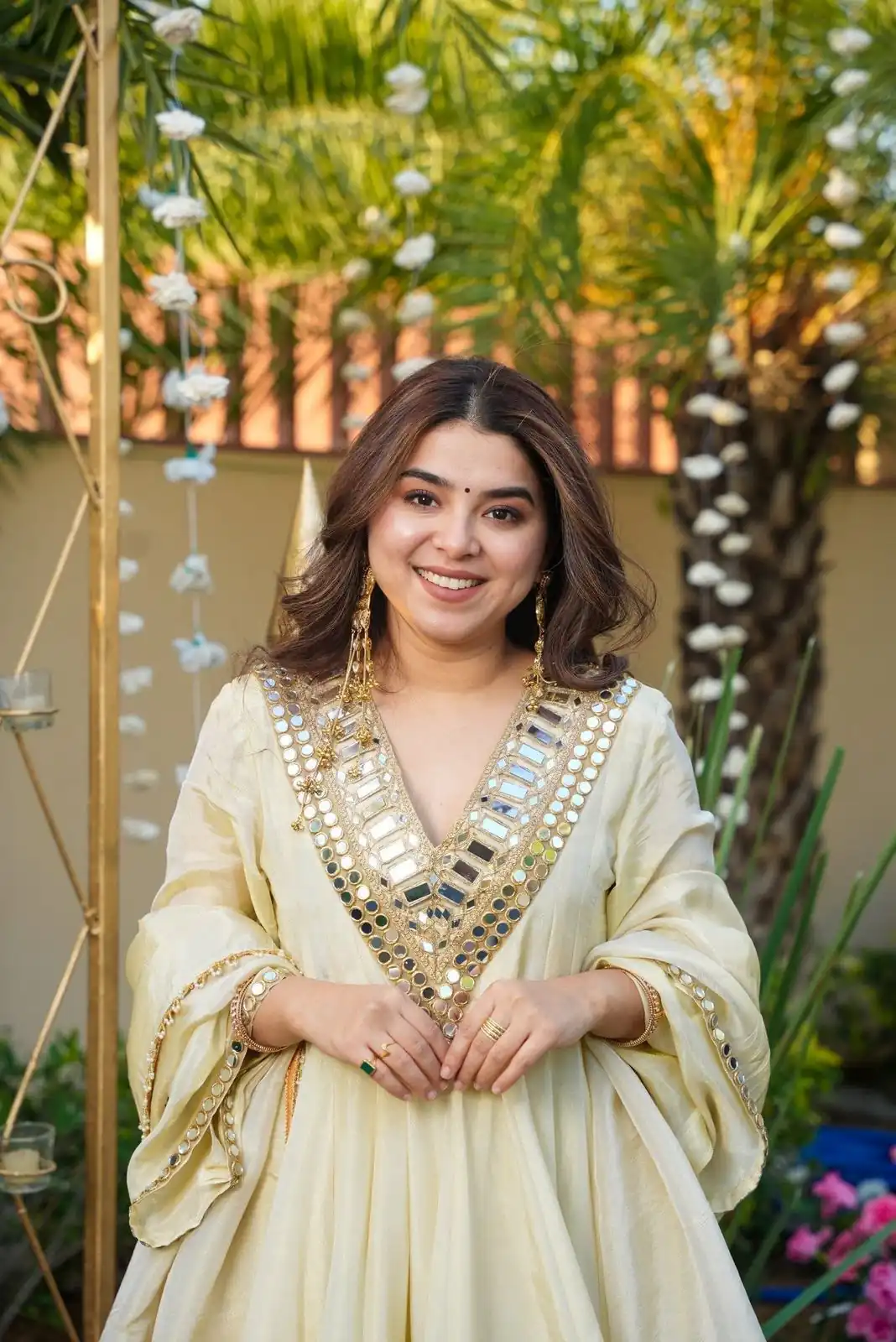 Off White Cosmos Silk Mirror Embroidery Work Salwar Suit - Image 5