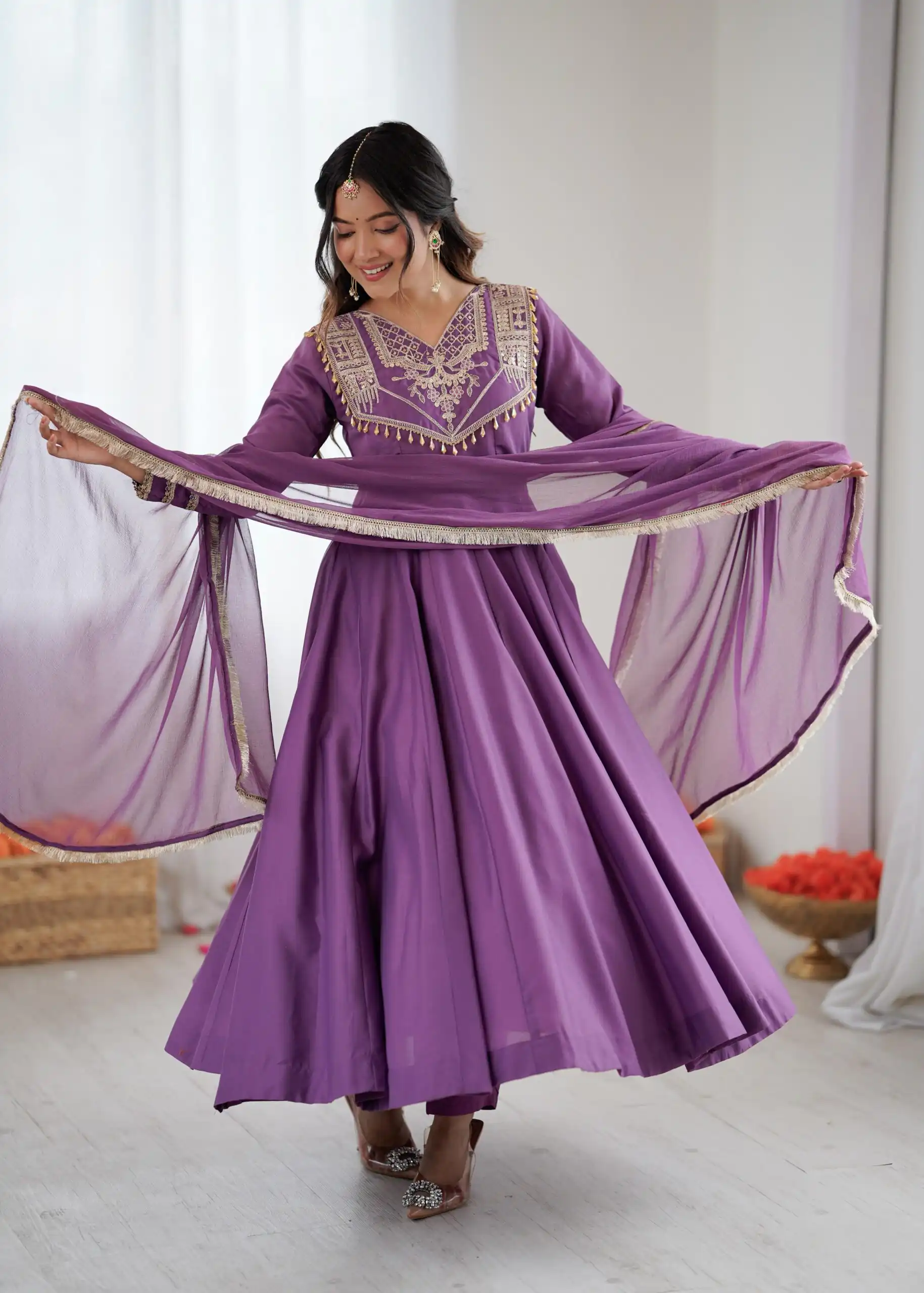 Lavender Roman Silk Lace Work Border Gown - Image 5