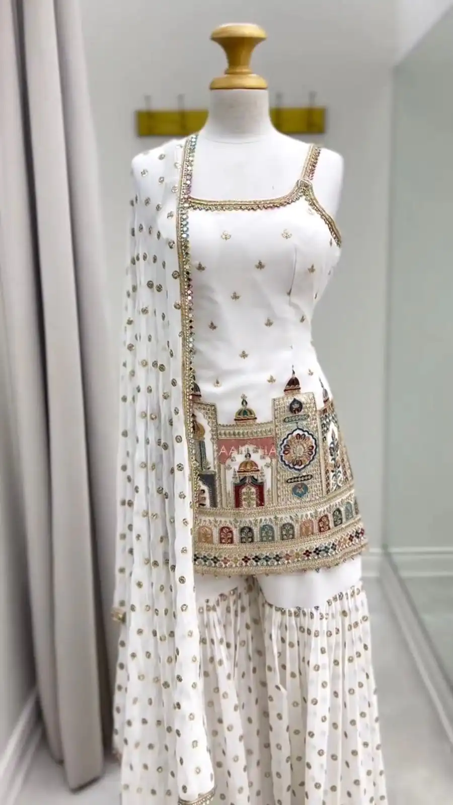 White Faux Georgette With Thread Lace Work Salwar Suit - Image 4