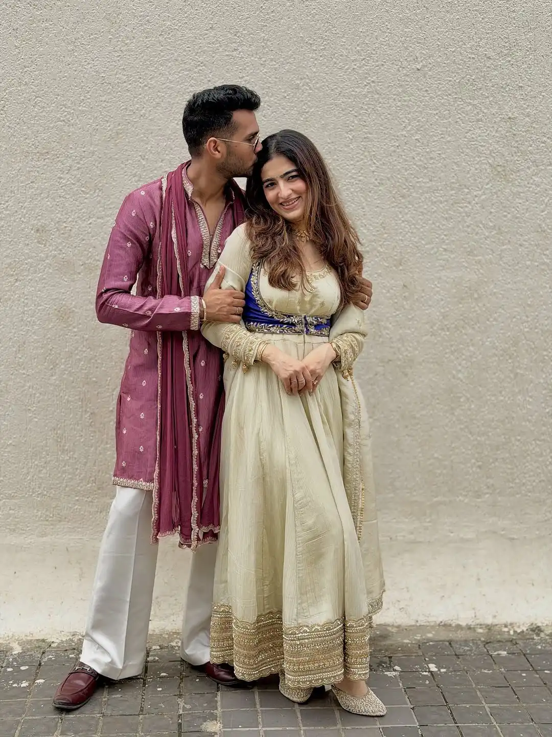 Off White Chinon Silk Thread Embroidery Salwar Suit - Image 5