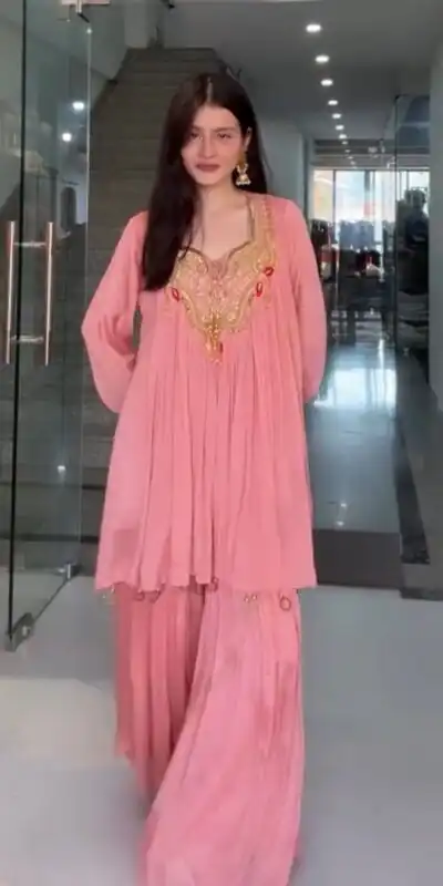 Alternative view of Peach Chinon Embroidery Lace Work Salwar Suit