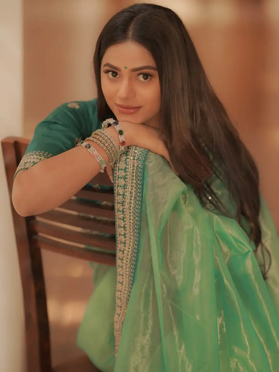 Pista Twill Net Sequins Embroidery Work Saree - Image 8