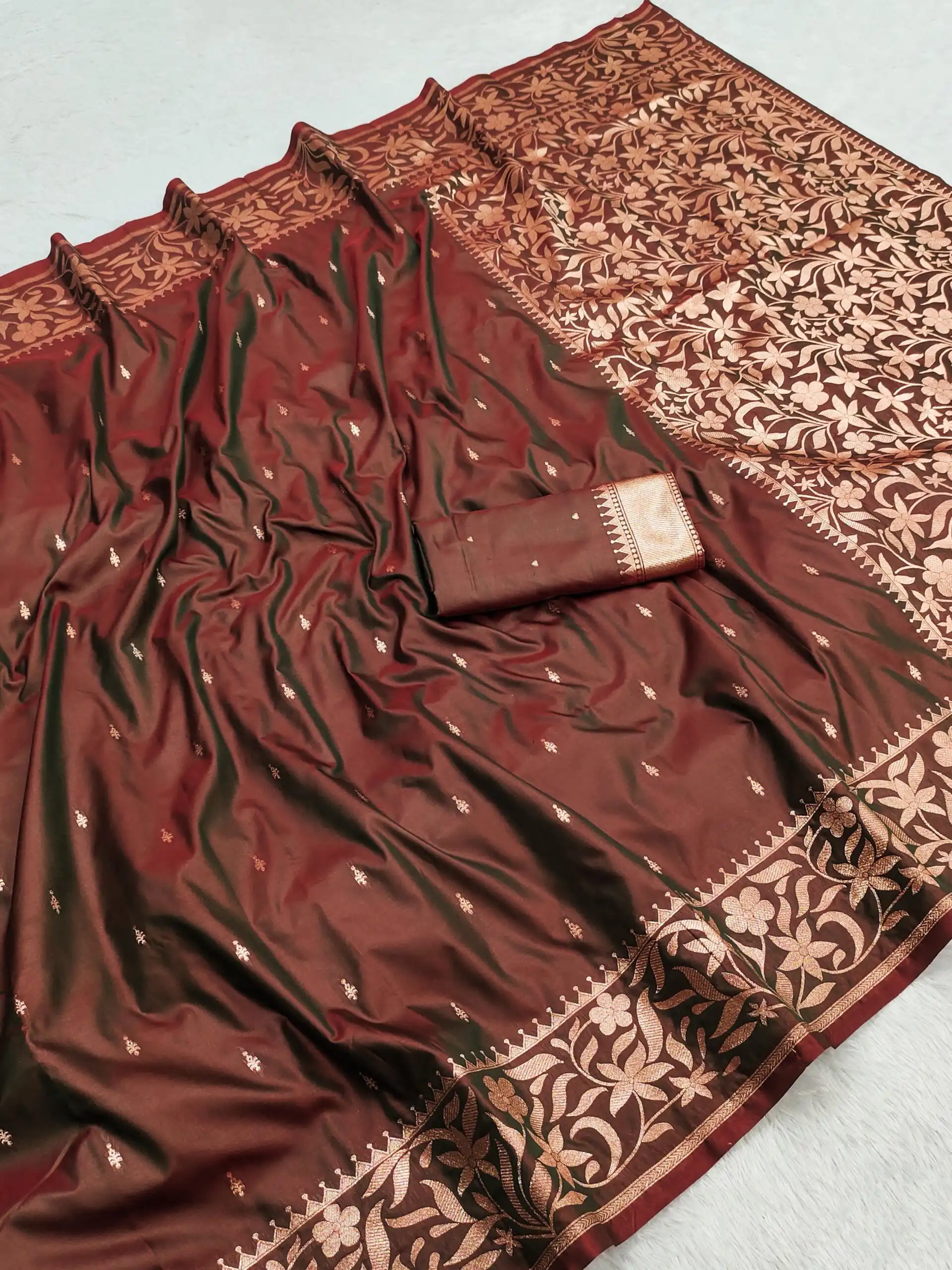 MB 197 Brown Color Banarasi Silk Saree with Zari Work & Lace Work. Exclusive Offer ₹1899. Delivery 4-6 Working Days. Shop now. | Sarees, Bollywood Sarees, Creative Sarees, Designer Sarees, Embroidered Sarees, Ethnic Saree, Modern Digital sarees, Party Wear Sarees