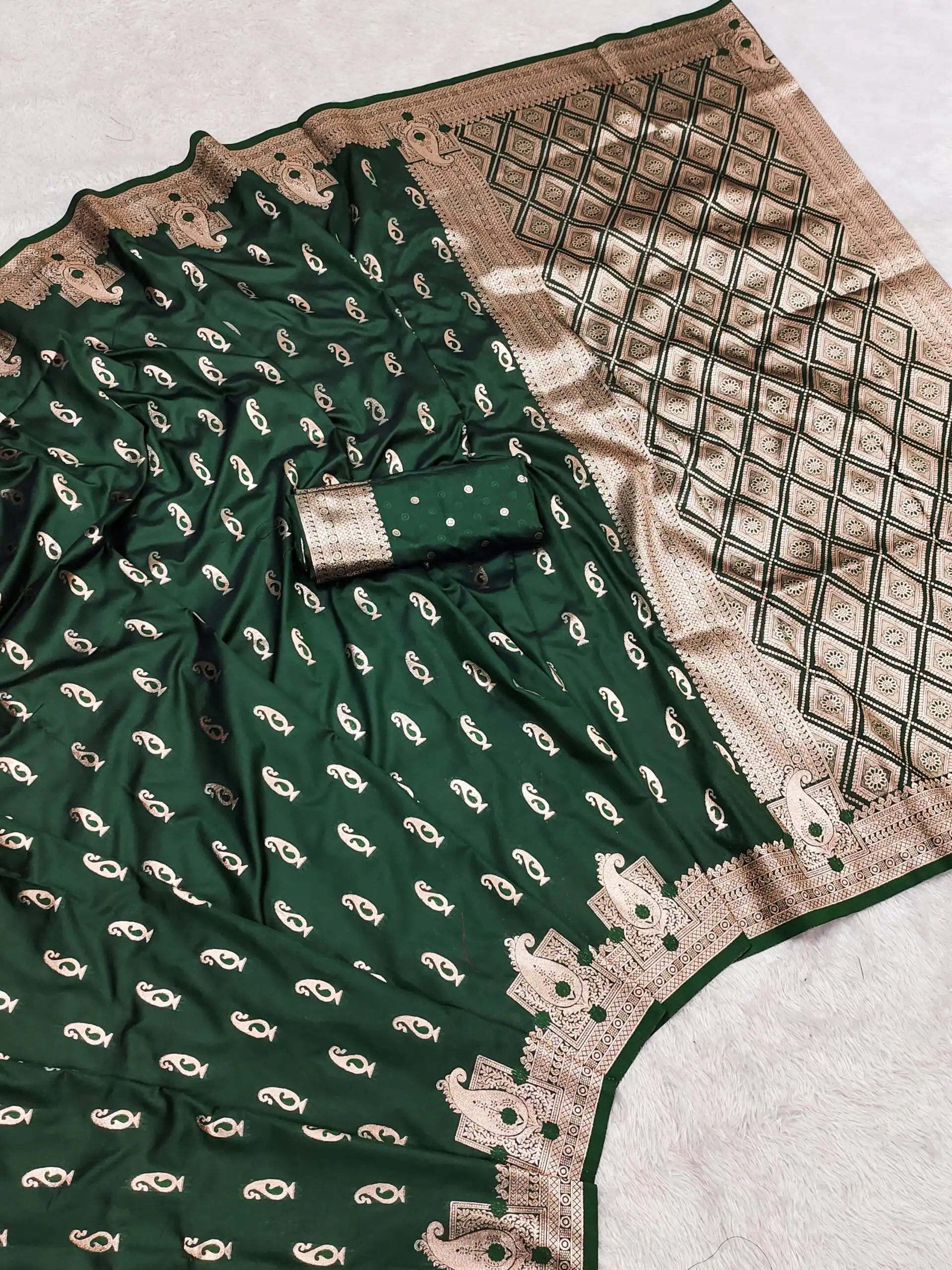 Green Banarasi Silk Zari Weaving Saree