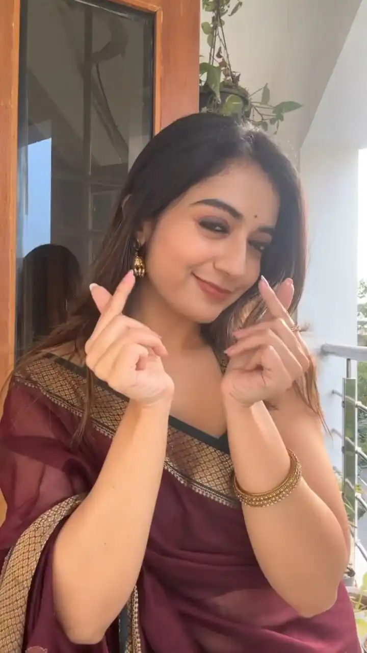 KP 6059 Maroon Soft Lichi Silk Saree with Lace Border & Lace Work. Affordable Price ₹1449. Delivery 4-6 Working Days. Shop now. | Sarees, Bollywood Sarees, Creative Sarees, Designer Sarees, Embroidered Sarees, Ethnic Saree, Modern Digital sarees, Party Wear Sarees