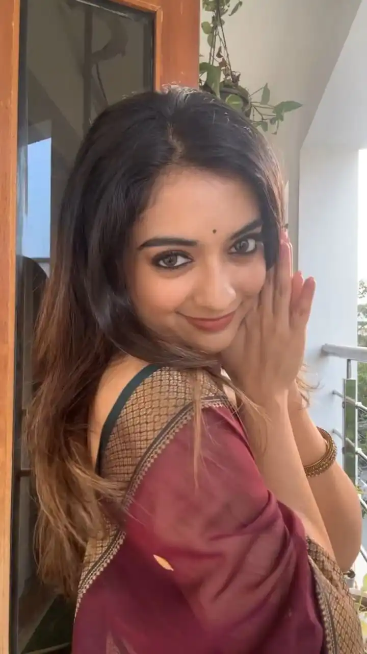 KP 6059 Maroon Soft Lichi Silk Saree with Lace Border & Lace Work. Affordable Price ₹1449. Delivery 4-6 Working Days. Shop now. | Sarees, Bollywood Sarees, Creative Sarees, Designer Sarees, Embroidered Sarees, Ethnic Saree, Modern Digital sarees, Party Wear Sarees