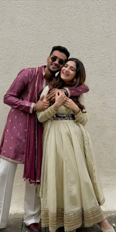 RTC 5957 Off White Chinon Silk Salwar Suit with Thread Embroidery. Available at ₹2449 only. Delivery 4-6 Working Days. Shop now. | Jump Suits, Tops & Bottoms, Track Suits, Salwar suit, Casual Suits, Creative suits, Designer Suits, Palazzo Suits, Party Wear Suits, Patiala Suits, Straight Suits, Trendy Wear