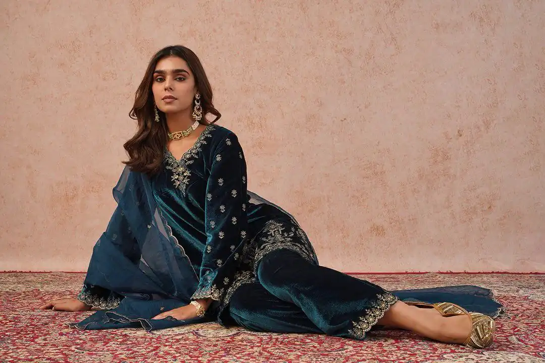 KD 1547 Peacock Blue Viscose Velvet Salwar Suit with Designer Work. Special Price ₹2099. Delivery 4-6 Working Days. Shop now. | Jump Suits, Tops & Bottoms, Track Suits, Salwar suit, Casual Suits, Creative suits, Designer Suits, Palazzo Suits, Party Wear Suits, Patiala Suits, Straight Suits, Trendy Wear